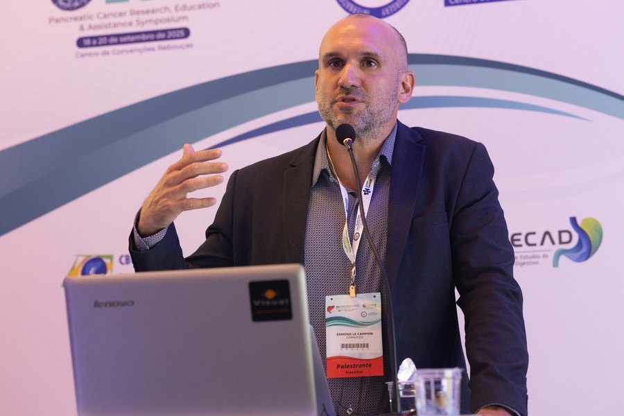 Prof. Dr. Edmond Le Campion palestrante em congresso internacional